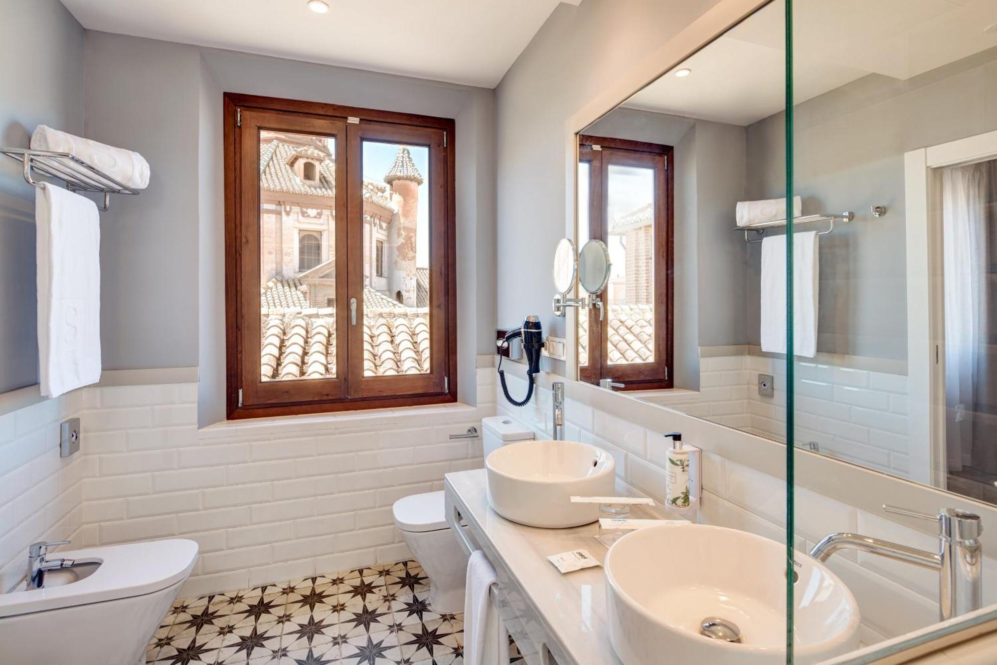 Sercotel Granada Suites Exteriör bild