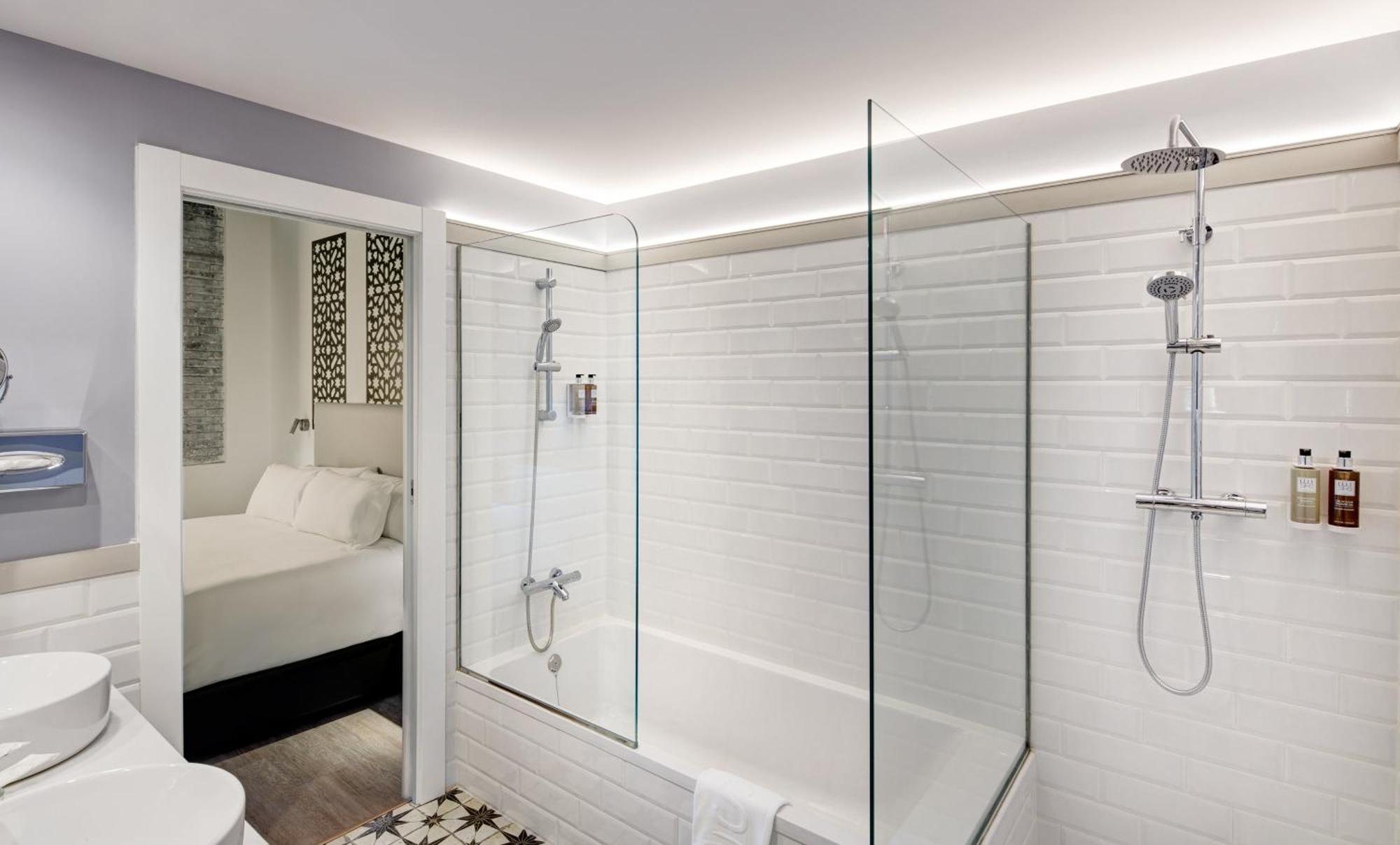 Sercotel Granada Suites Exteriör bild